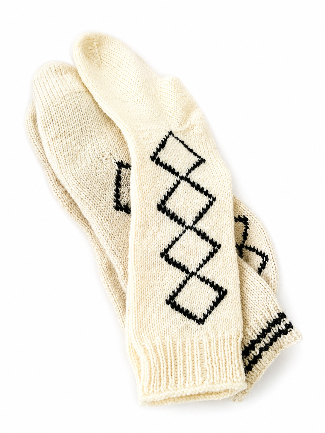 Calcetines blancos con rombos tejidos